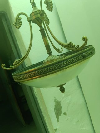 Lámpara de techo dorada