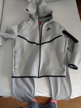 Chándal Nike Tech Fleece Gris.