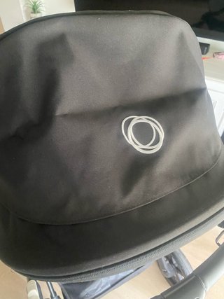 Carro Bugaboo Fox 3 con capazo y 2 capotas