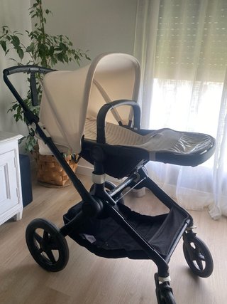 Carro Bugaboo Fox 3 con capazo y 2 capotas