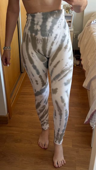 Leggings Tie Dye Deportivos Gris y Blanco