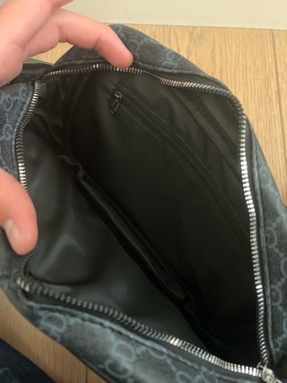 Borsa a tracolla Gucci nera con portafoglio