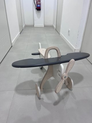 Avión Montessori Madera