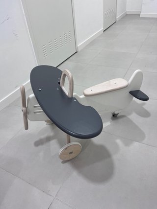 Avión Montessori Madera