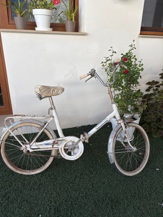 Bicicleta Clásica Blanca para Restaurar