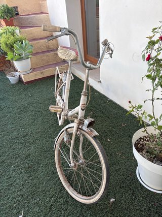 Bicicleta Clásica Blanca para Restaurar