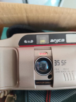 Cámara compacta Aryca 35 SF