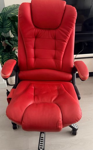 Silla de oficina ergonómica roja
