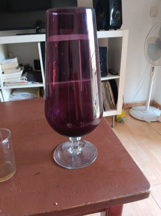 Jarrón de cristal morado