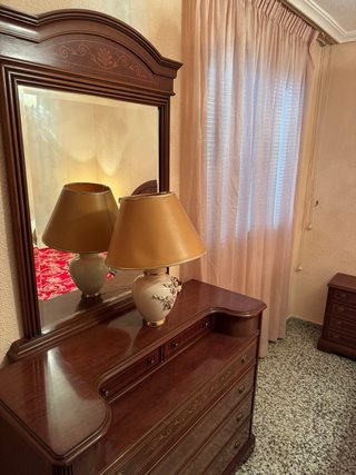 SE ALQUILA  AMPLIA HABITACIÓN PARA PAREJA O 2 PER