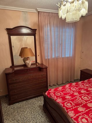 SE ALQUILA  AMPLIA HABITACIÓN PARA PAREJA O 2 PER