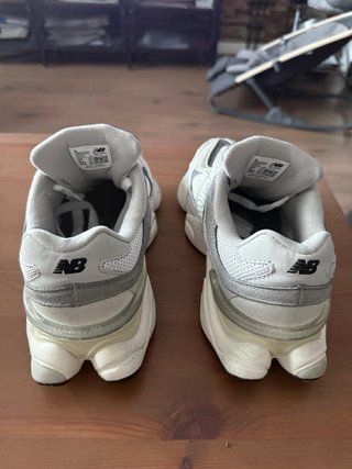 New Balance 9060 Gris y Blanco