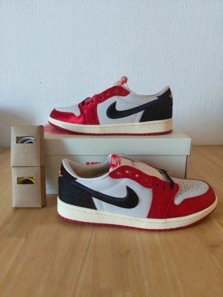 Jordan 1 Retro Low OG Trophy Room Talla 41
