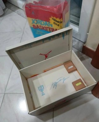 Jordan 1 Retro Low OG Trophy Room Rookie 44