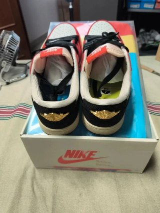 Jordan 1 Retro Low OG Trophy Room Talla 42