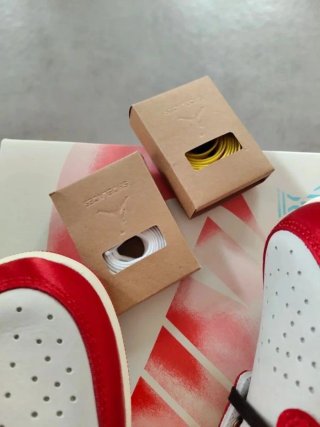 Jordan 1 Retro Low OG Trophy Room Rookie Talla 42