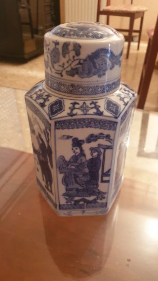 Jarrón porcelana estilo chino azul y blanco