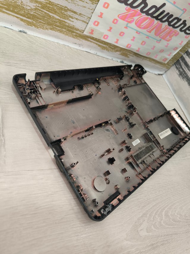 Carcassa inferiore ASUS SonicMaster X541 - Come nuova