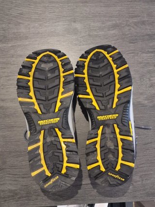 Zapatillas montaña Skechers Talla 45