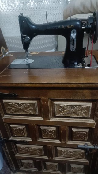 Máquina de coser antigua SIGMA