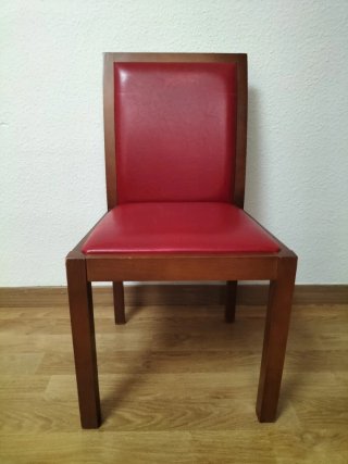 Conjunto de seis sillas. Polipiel y Madera Marrón/