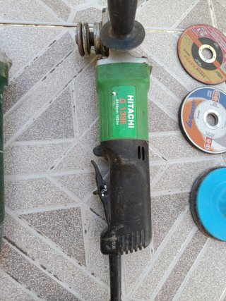 2 radiales Bosch y Hitachi + accesorios