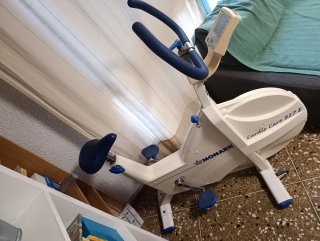 Bicicleta Estática Monark Cardio Care 827 E