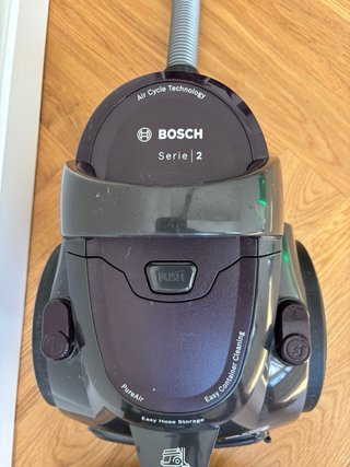 Aspirador Bosch Serie 2 sin bolsa
