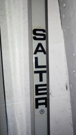Espaldera de gimnasio de madera y metal