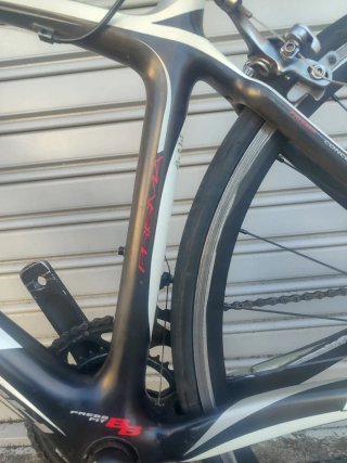 BH Prisma Carbono Talla 48