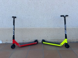 2 Patinetes (Rojo y Amarillo)