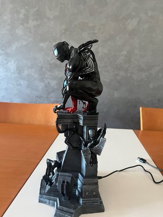Figura Spider-Man Venom con luces