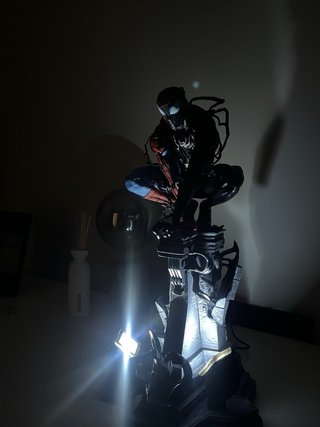 Figura Spider-Man Venom con luces