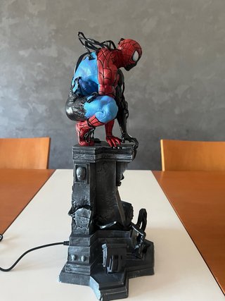 Figura Spider-Man Venom con luces