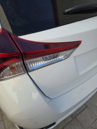 Piloto trasero izquierdo Toyota Auris