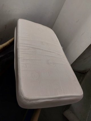 Cuna de viaje con colchón