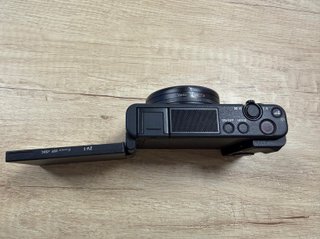 Cámara compacta Sony Negra