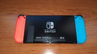 Nintendo Switch v1 con Joy-Con