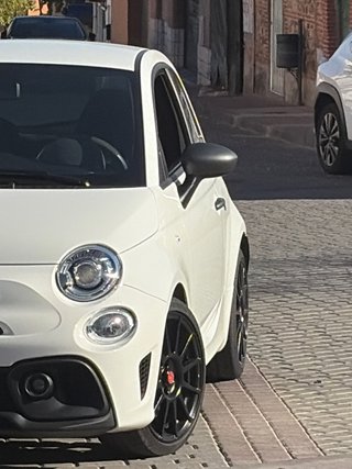 Abarth 695 2023