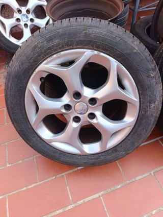Llantas y Neumáticos Ford C-Max 205/55R16 91V