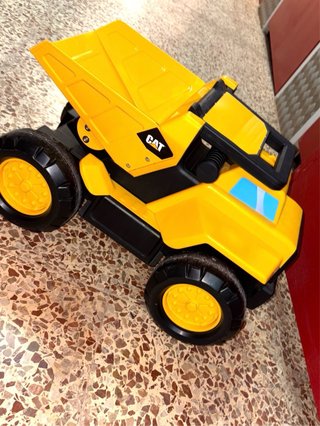 Correpasillos Dondino Camión Amarillo Con sonidos