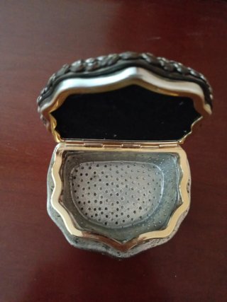 Conjunto de tocador antiguo en buen estado