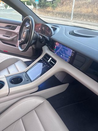 Porche Taycan 2022