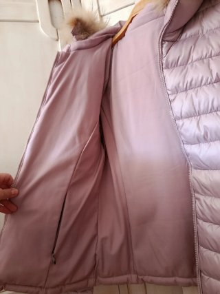 Abrigo rosa acolchado con capucha