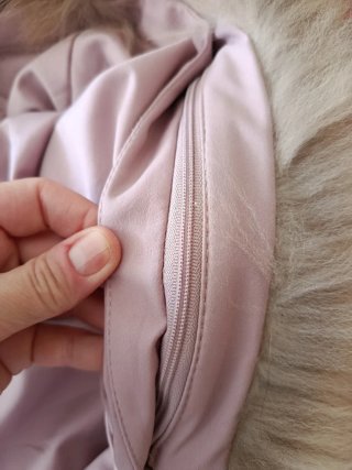 Abrigo rosa acolchado con capucha