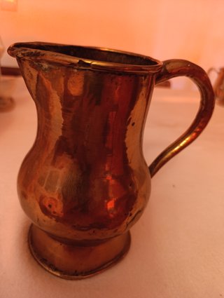 Jarra antigua de cobre