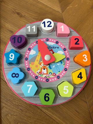 Reloj de madera educativo con números