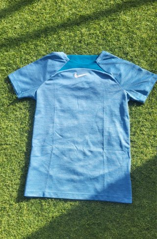 OPORTUNIDAD!! Pack de 4 camisetas deportivas!