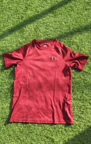 OPORTUNIDAD!! Pack de 4 camisetas deportivas!