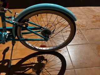Bicicleta B-Twin Turquesa con Cesta